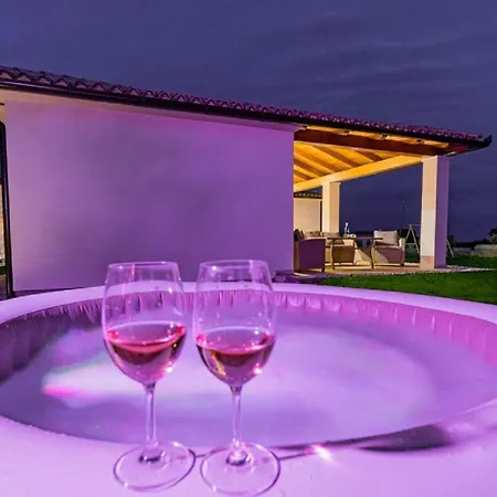 Σπίτι διακοπών Mit Jacuzzi Und Taverne Mit Billard Ližnjan