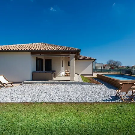بيت للعطل Mit Jacuzzi Und Taverne Mit Billard *