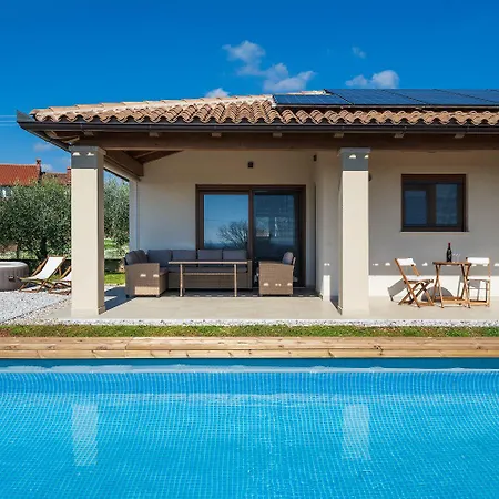 Mit Jacuzzi Und Taverne Mit Billard Σπίτι διακοπών Ližnjan